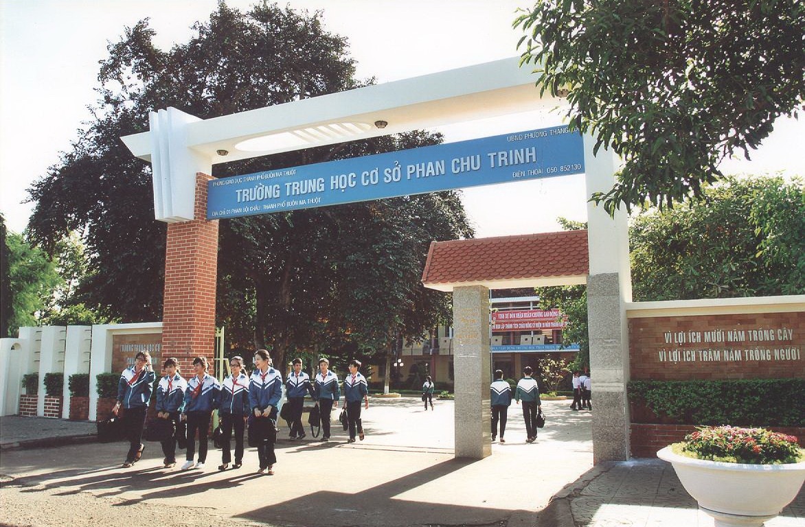 Nhiều năm liền, Trường THCS Phan Chu Trinh  luôn là lá cờ đầu khối THCS.